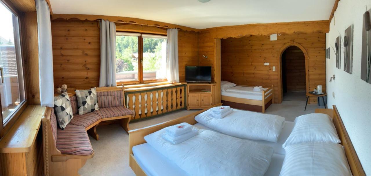 Hotel Wildrose Нойкирхен-ам-Гросфенедигер Экстерьер фото