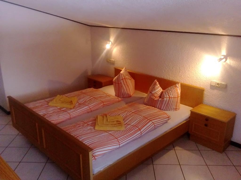 Hotel Wildrose Нойкирхен-ам-Гросфенедигер Экстерьер фото